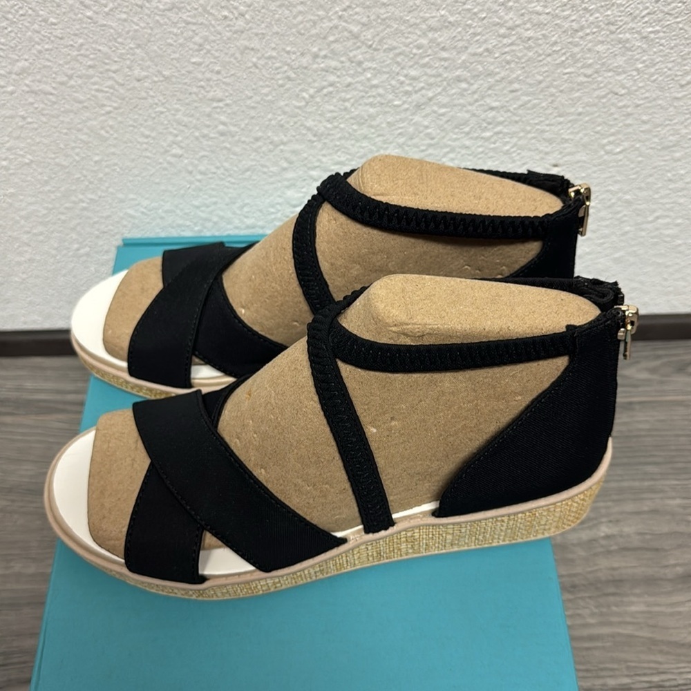 Bzees Bali Sand Wedge Sandal - Picture 6 of 8